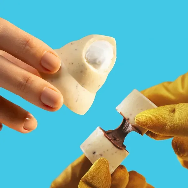 10 Musas chocolate branco com cookies + Caixa de bombom de chocolate branco avelã zero adição de açúcares